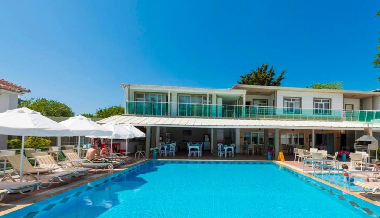 Clover Magic Nova Beach Hotel Side Exterior photo
